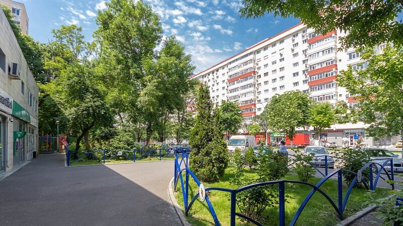 Piata Sudului, Alexandru Obregia, stradal, pretabil orice activitate